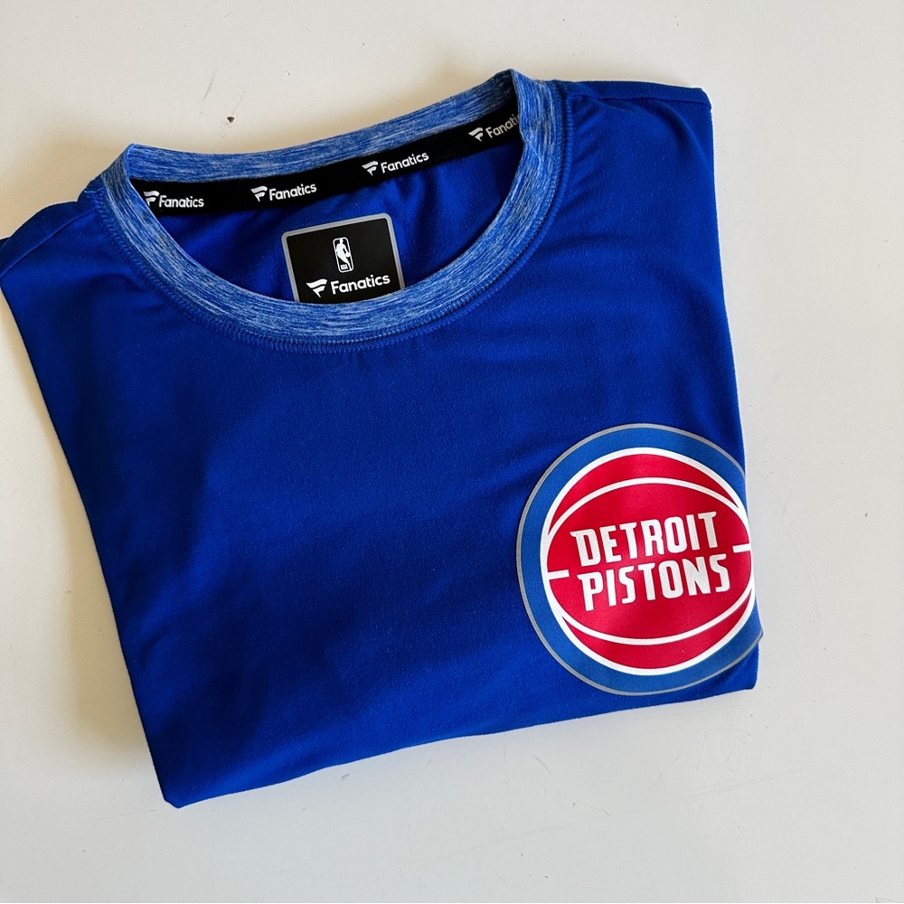 Fanatics Detroit Pistons NBA junior size small short sleeve tee. Blue Red - Picture 2 of 12